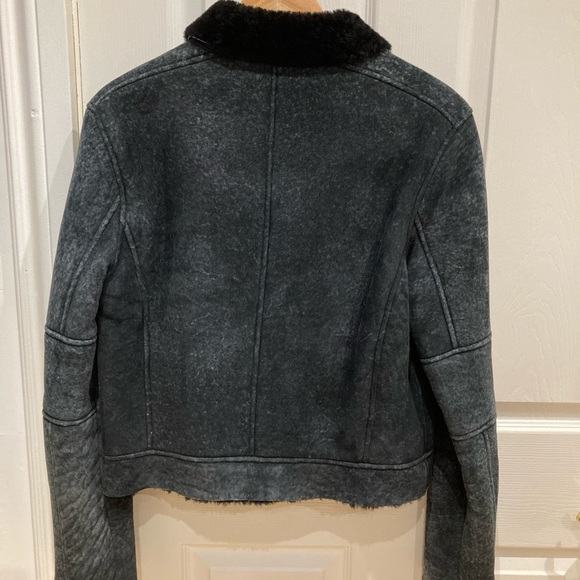 J Brand Lana Navy Shearling Cropped Jacket Coat- size medium - Picture 5 of 5